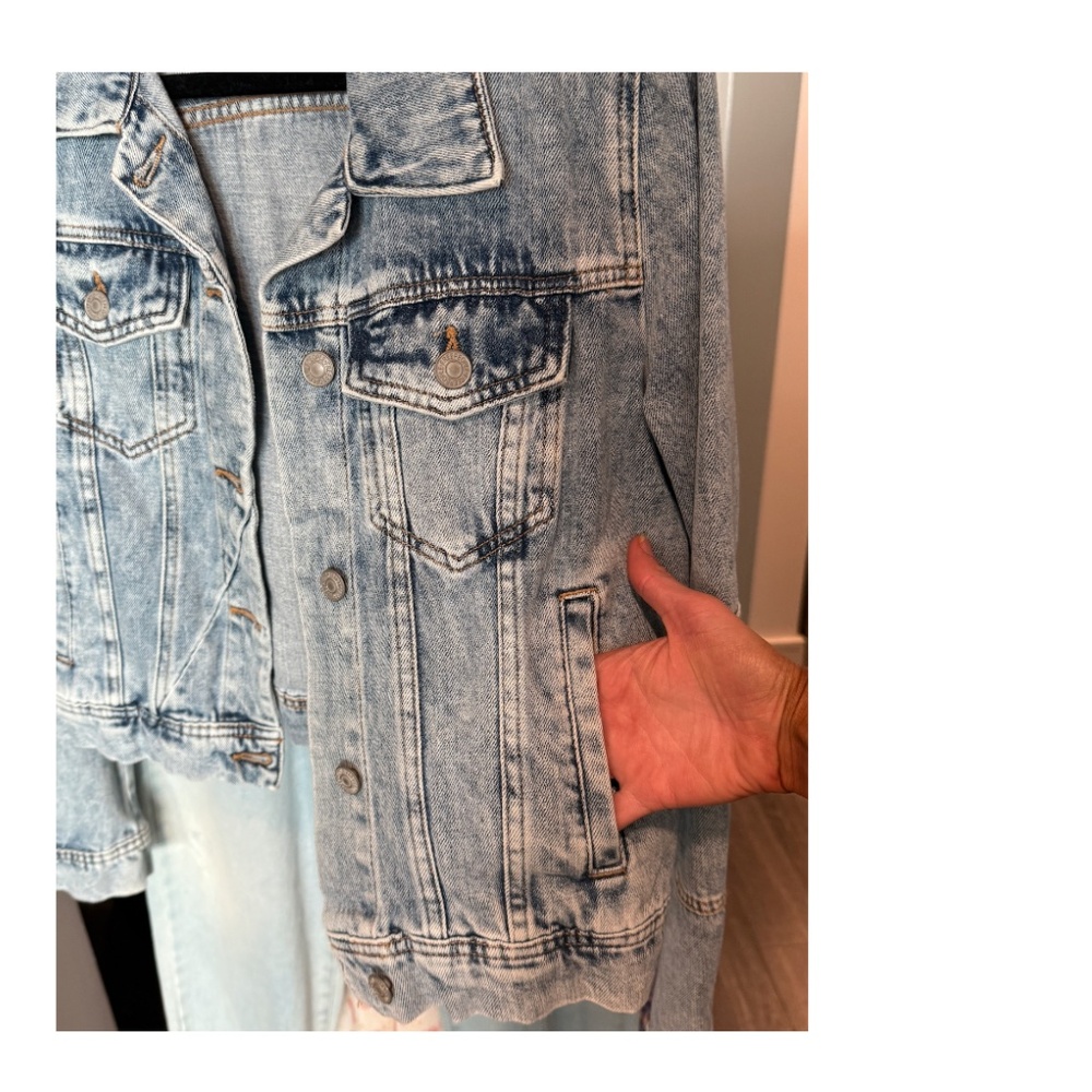 Free People Light Wash Denim Jean Jacket - Picture 10 of 15